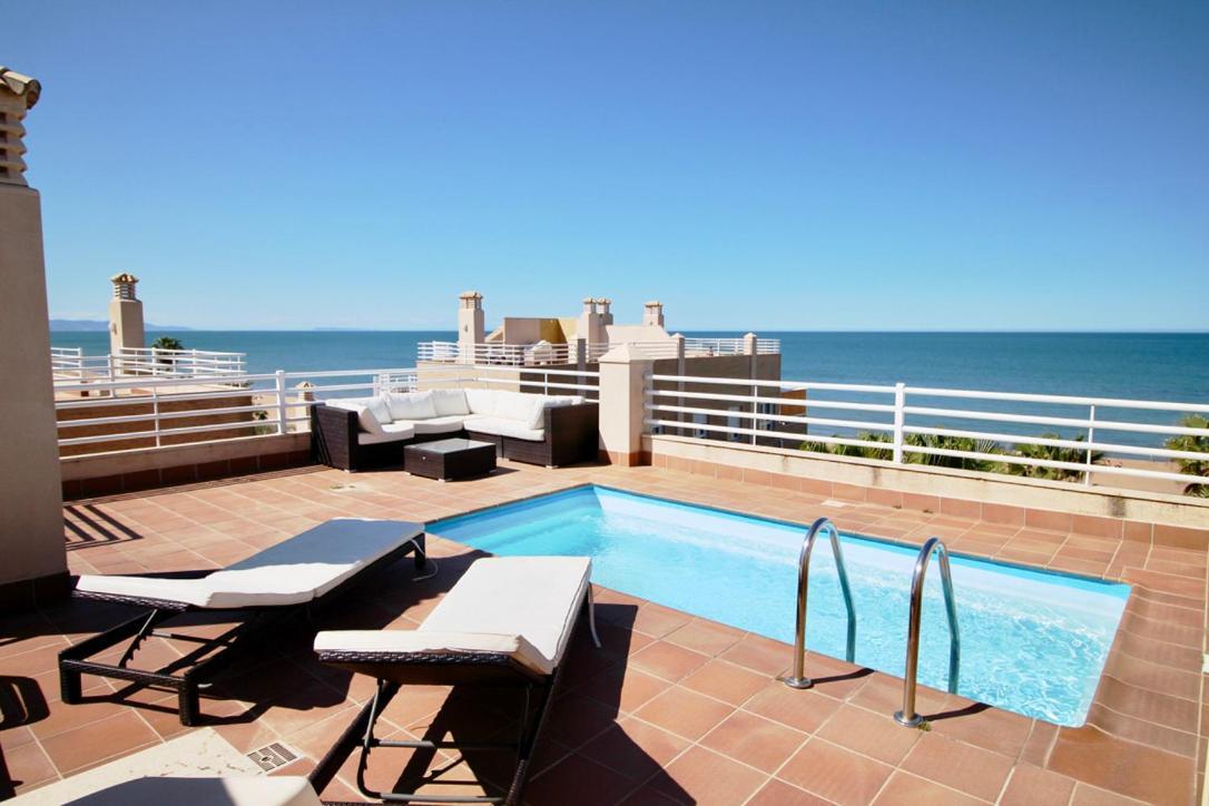 Atico Con Piscina Privada En Primera Linea Apartment Denia Bagian luar foto
