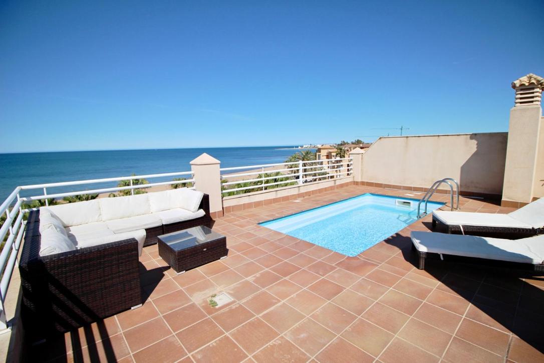 Atico Con Piscina Privada En Primera Linea Apartment Denia Bagian luar foto