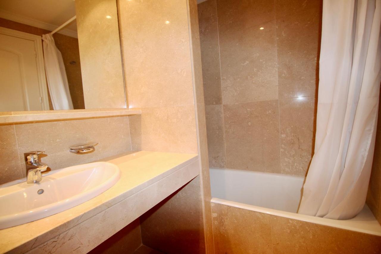 Atico Con Piscina Privada En Primera Linea Apartment Denia Ruang foto