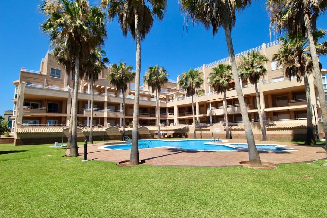 Atico Con Piscina Privada En Primera Linea Apartment Denia Bagian luar foto